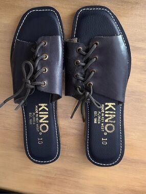 Kino navy Leather Slide Sandals with Lace Detail